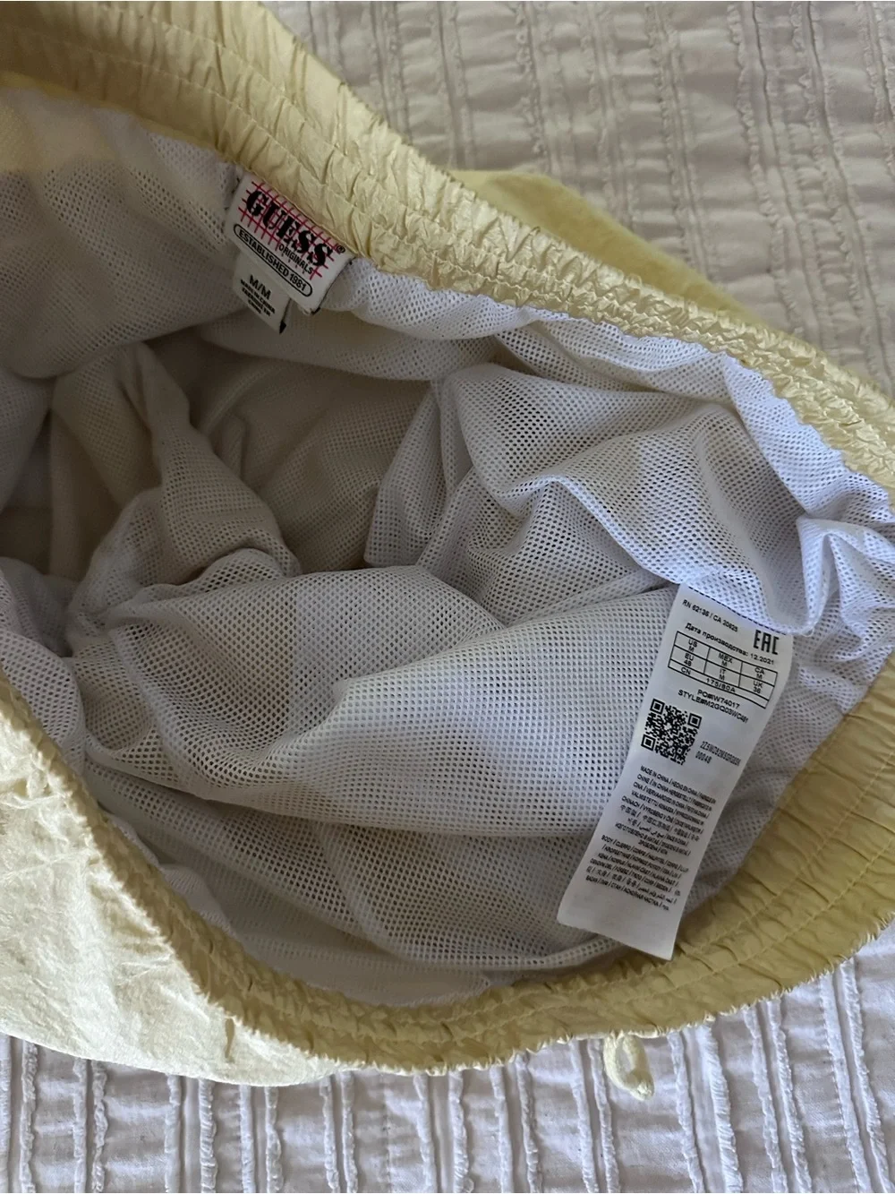 Guess Originals Established 1981 Swim Shorts – Butter Yellow – Size M